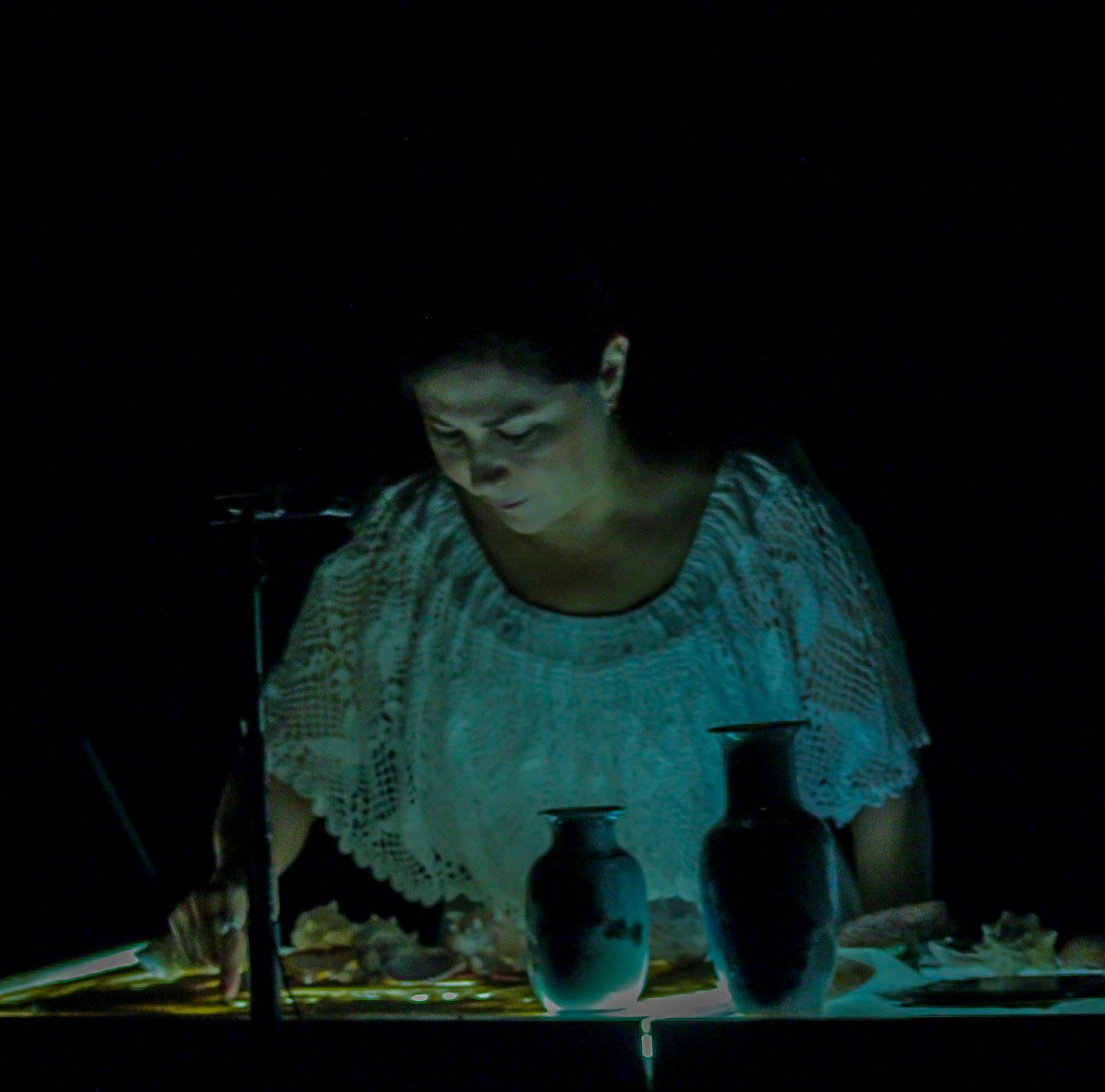 El silencio que abrasa, de Ariadna Medina y Juan de Dios Rath. Teatro UNAM. Fotos: Diana Buendía.